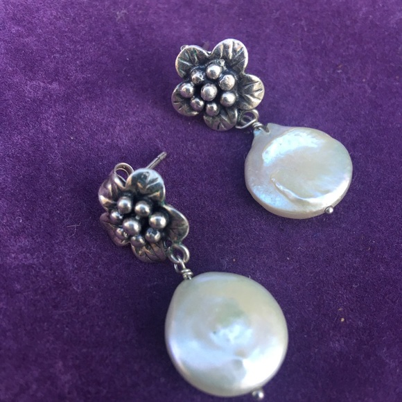 925 CFJ Tahi Jewelry - 🛍Drop earrings CFJ Tahi w/Mother of Pearl